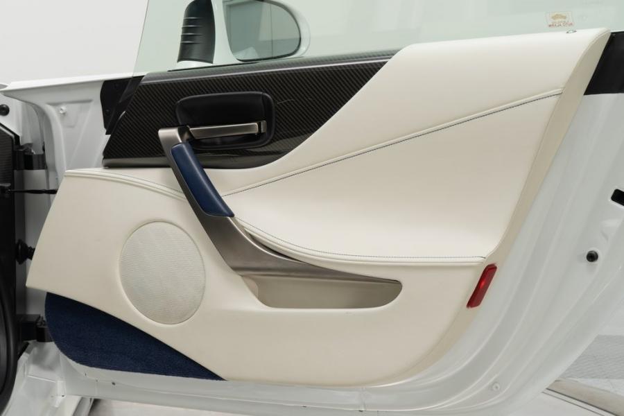 Детали интерьера Lexus LF-A (108) 2012 года  (фото 6 из 34)